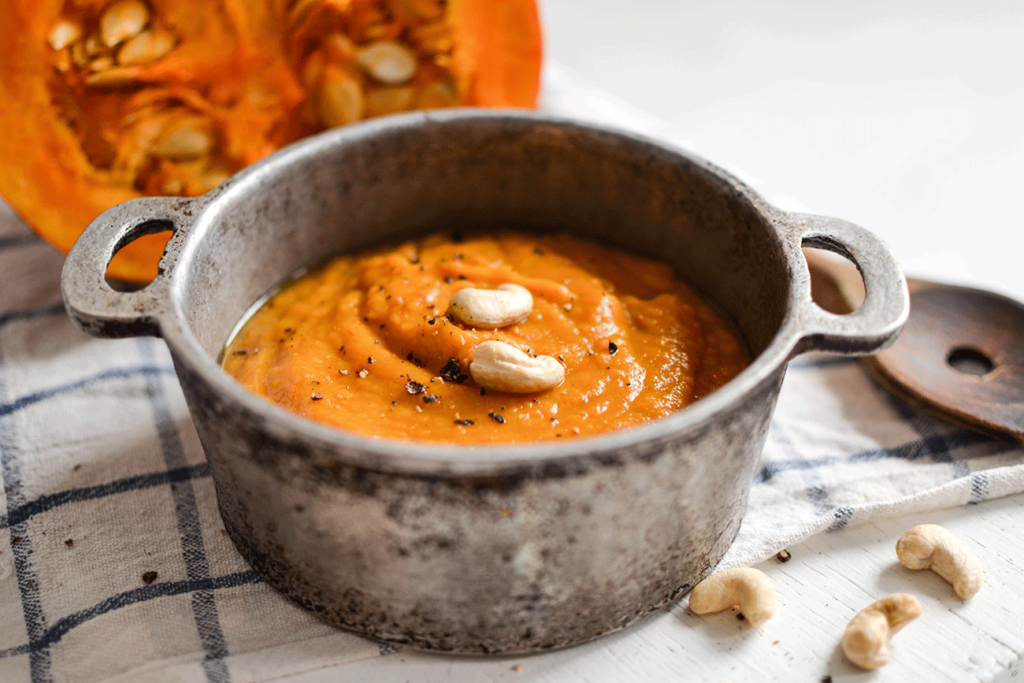 KÜRBISSUPPE MIT SÜßKARTOFFELN - vintage-diary.com