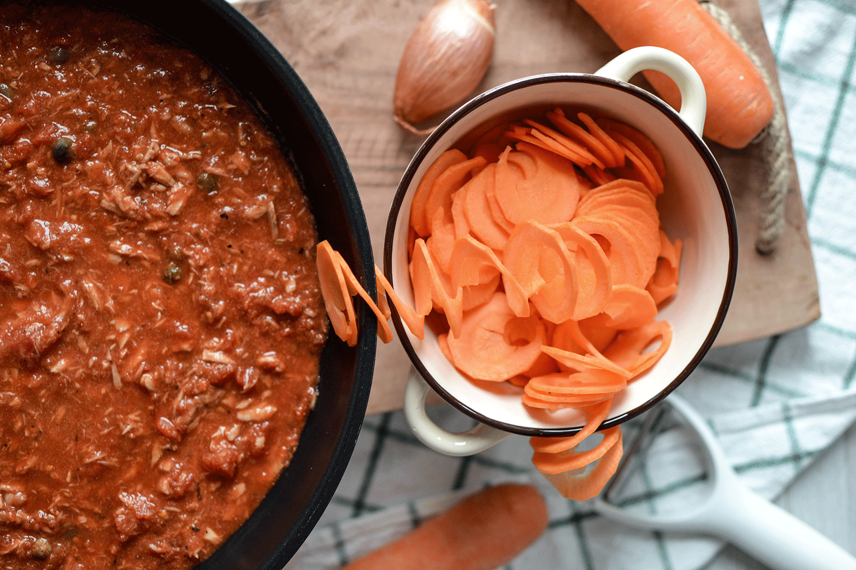 REZEPT // WW THUNFISCHSOßE MIT GEMÜSENUDELN