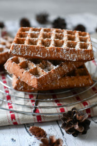 Lebkuchen-Waffeln mit Puderzucker - vintage-diary